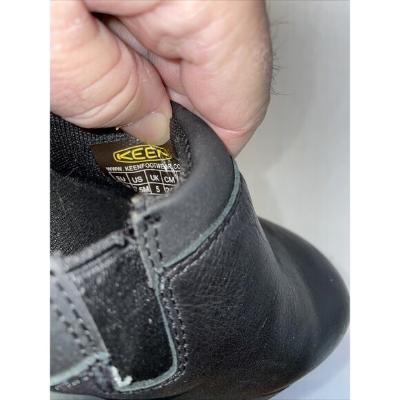 Keen Women’s Casual Shoes Size 7.5 M Black Leather Hiking Outdoors Comfort - Picture 3 of 12